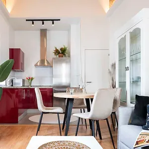  Apartamento Familiar Nuevo De Diseno En La Mejor Zona De Triana, Parking Included España